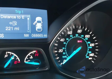 2015 Ford Escape Se z USA, uszkodzony, nr VIN 1FMCU9GX5FUB15375